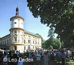 Zámek Linhartovy s návštěvníky